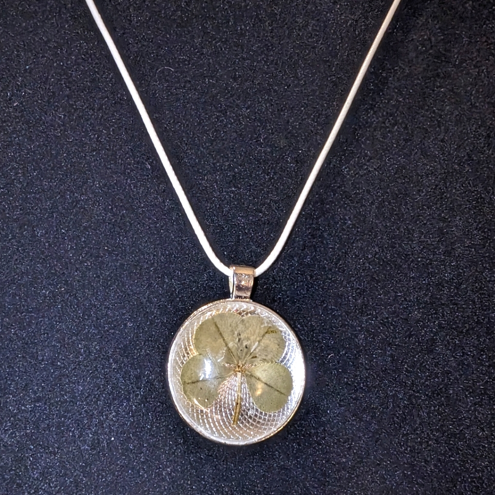 Real 4 Leaf Clover Pendant Necklace